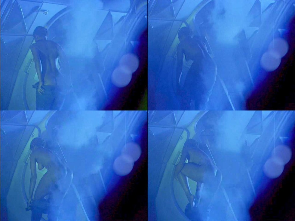 Angela Bassett Supernova Nude