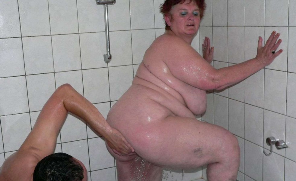 Busty old women in the bath