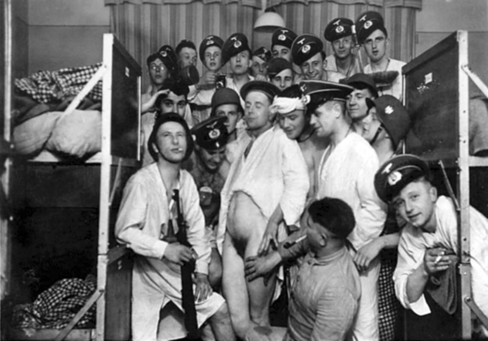 Naked women in the war of the Second World War