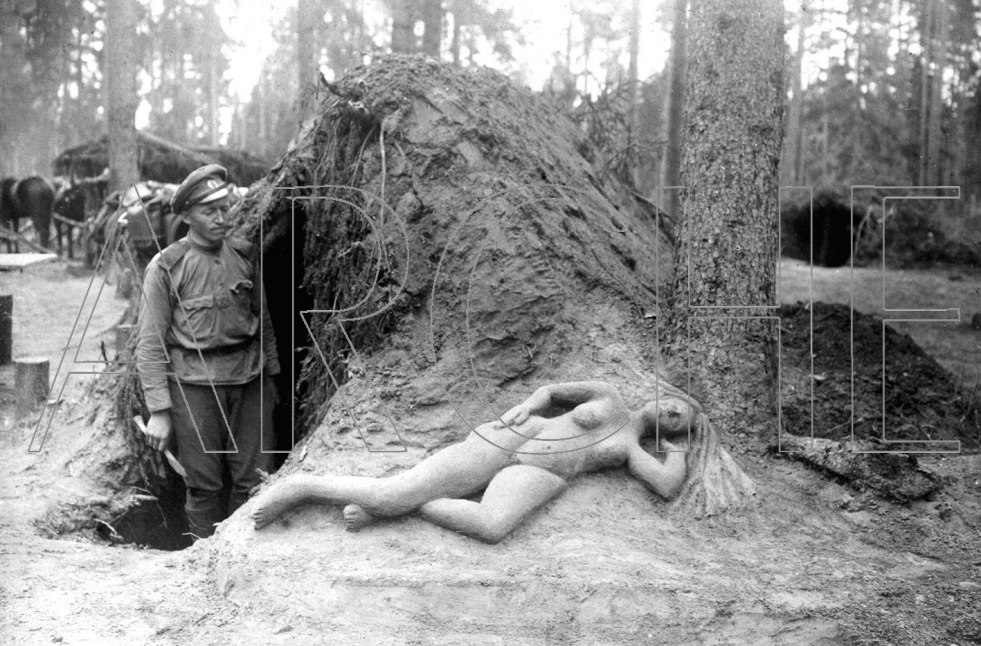 Naked women World War II