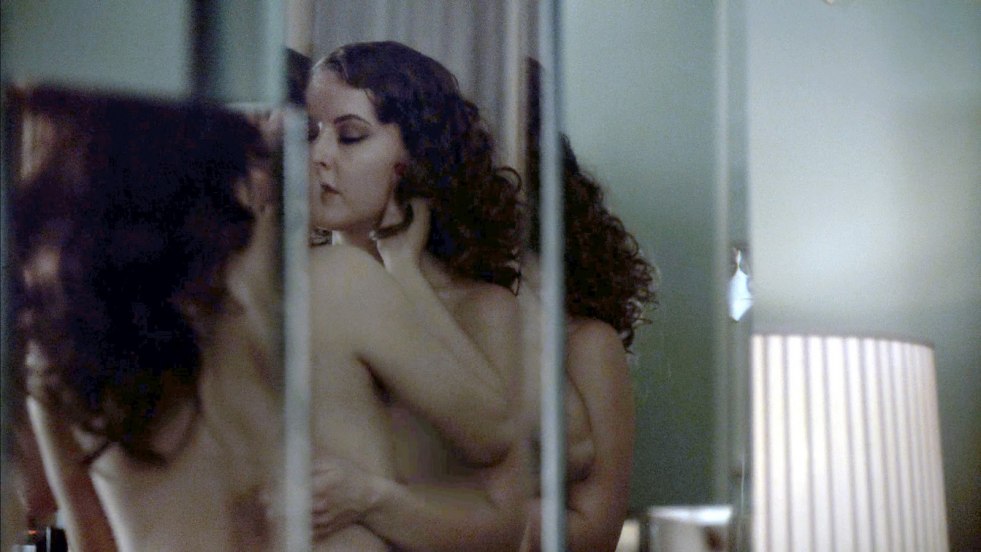 Catherine Isabelle actress naked