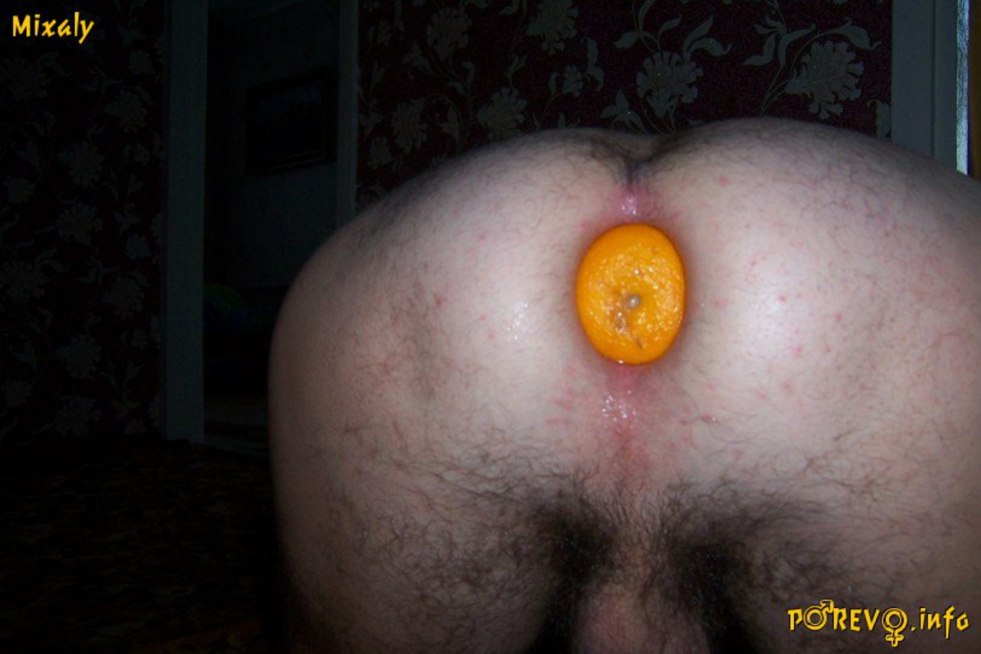 Carrot in the men's anus