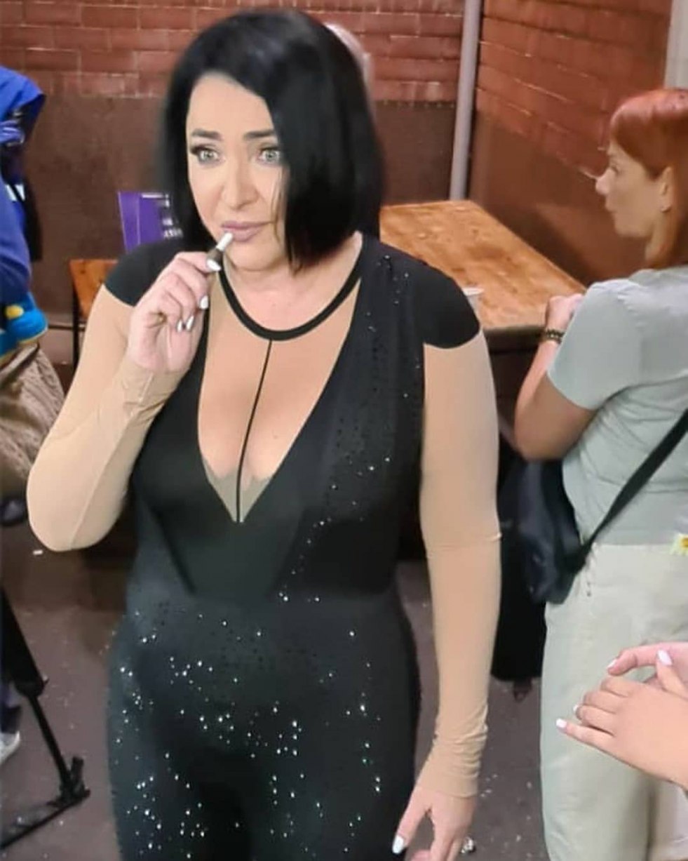 Lolita Milyavskaya V Kupalnike