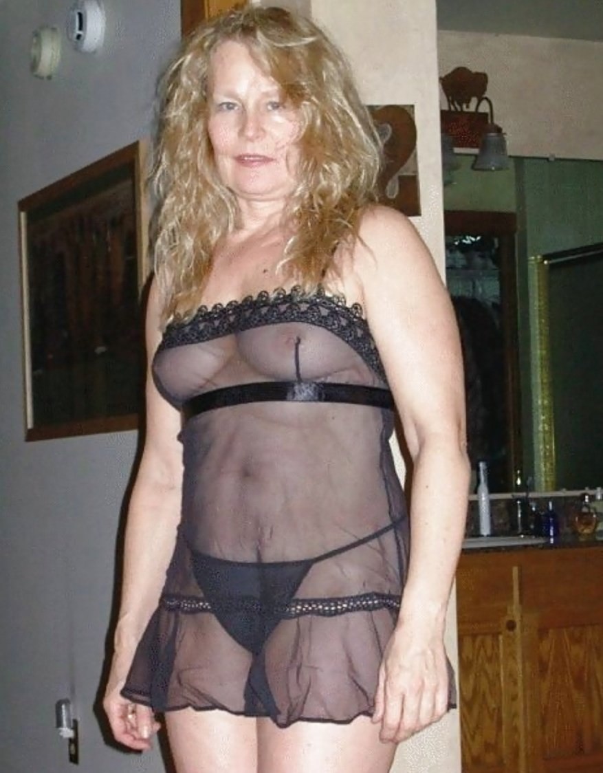Fat Wife in Erotic Lingerie
