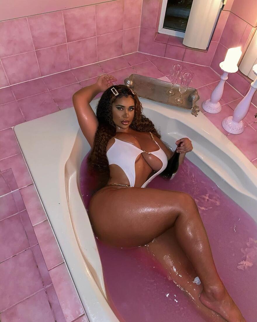 Karmela Habibi 18 porn naked