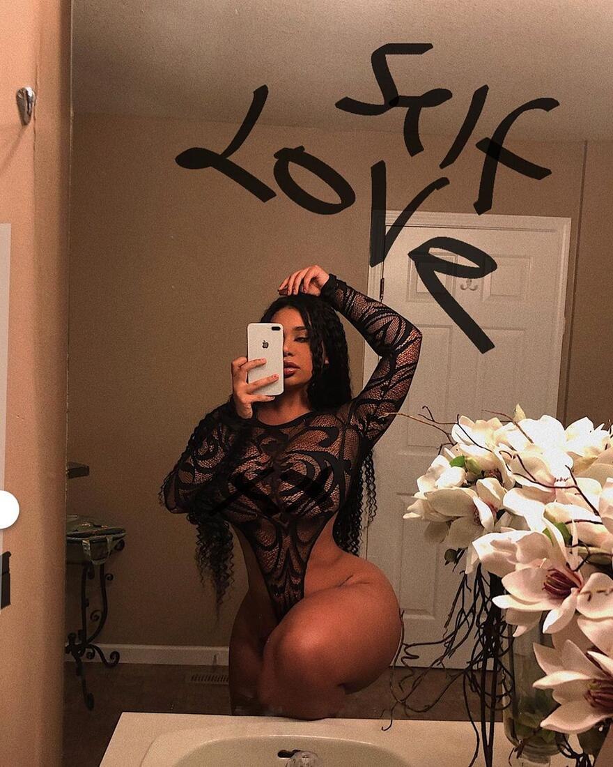 Carmela Habibi Onlyfans