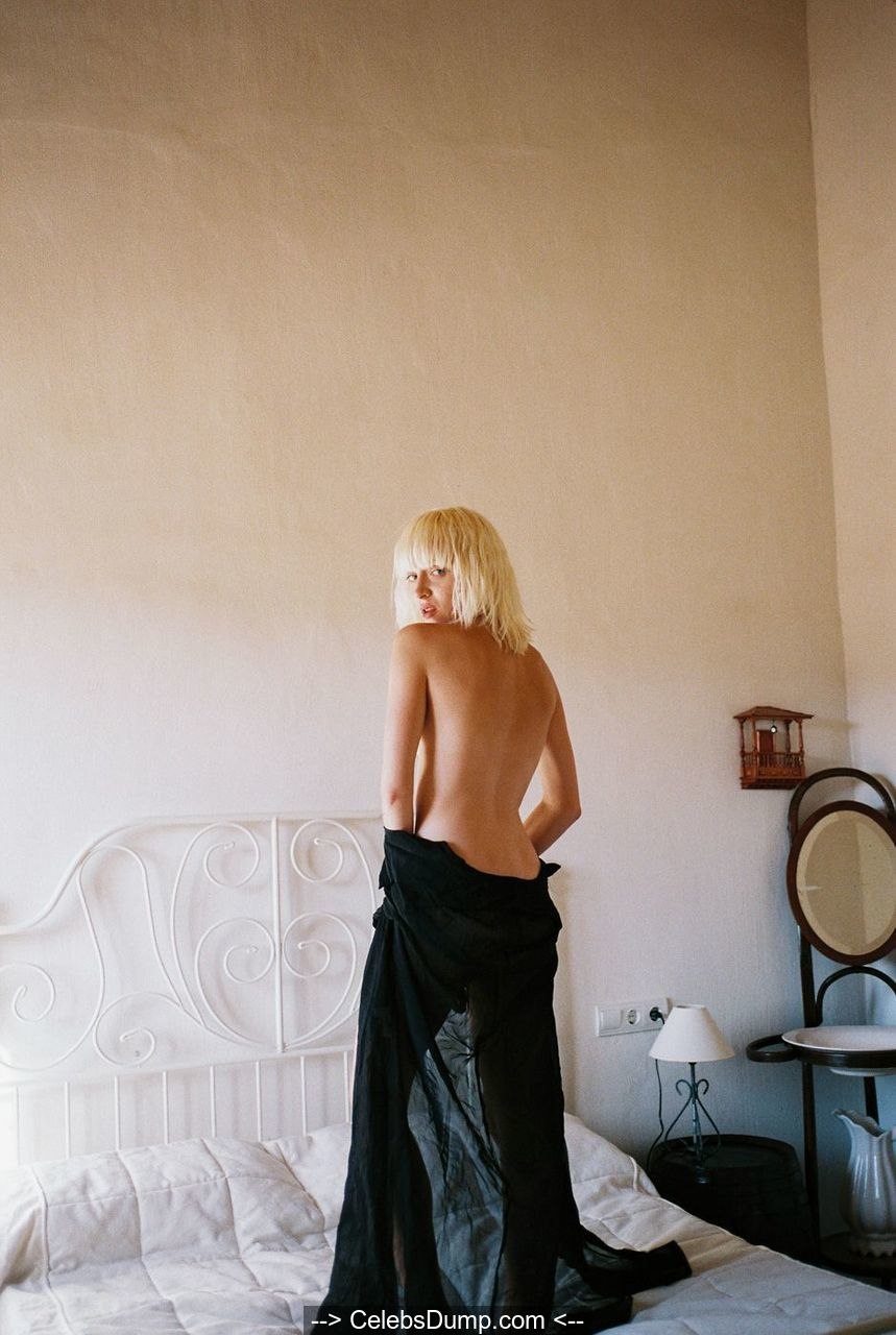 Amalia Holm (66 photos)