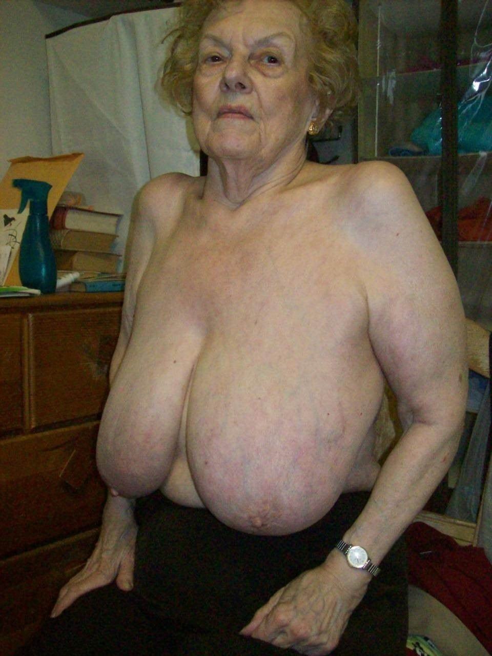 Missed boobs old women (67 photos)