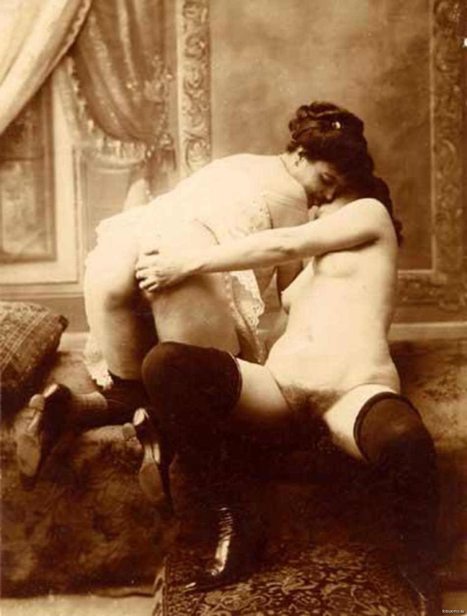 The first pornographic pictures