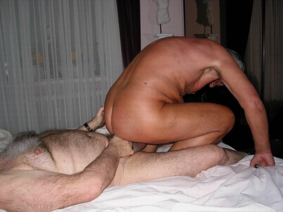 Private amateur naked mature men