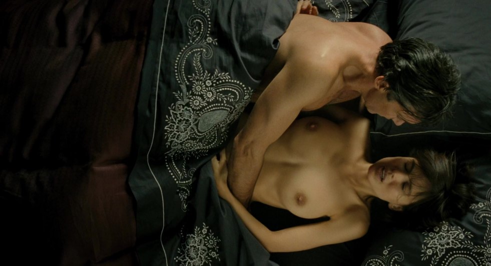 Naked celebrities squatting