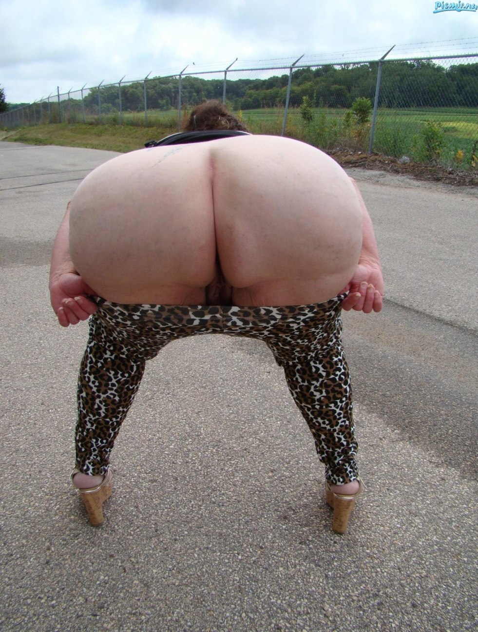 Fat ass without panties