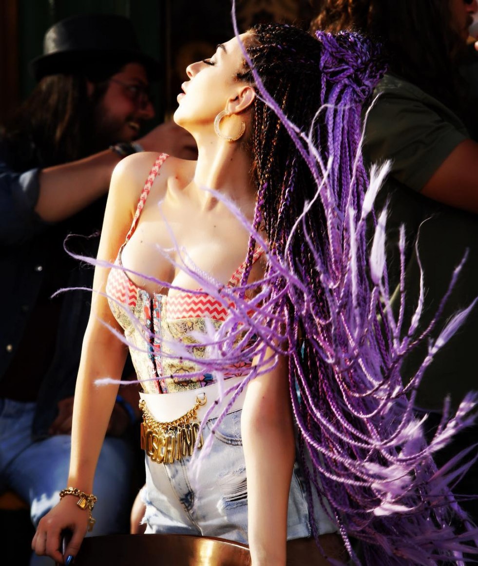 Marina Visconti with blacks of gif