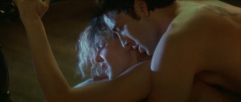 Laura Dern nude young