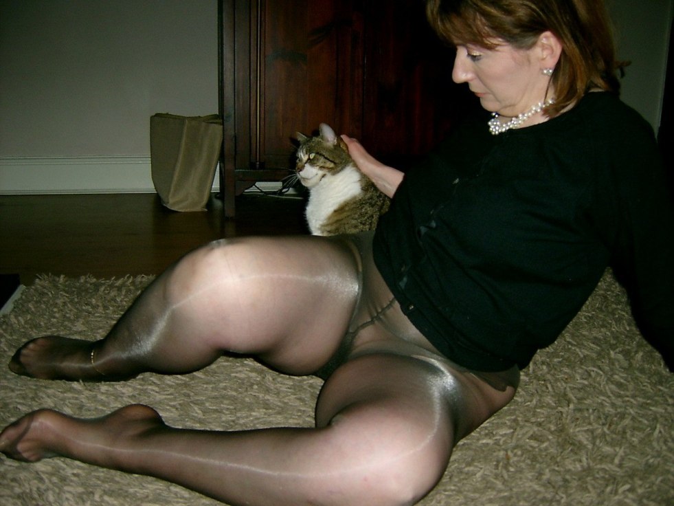 Fuck in pantyhose old woman