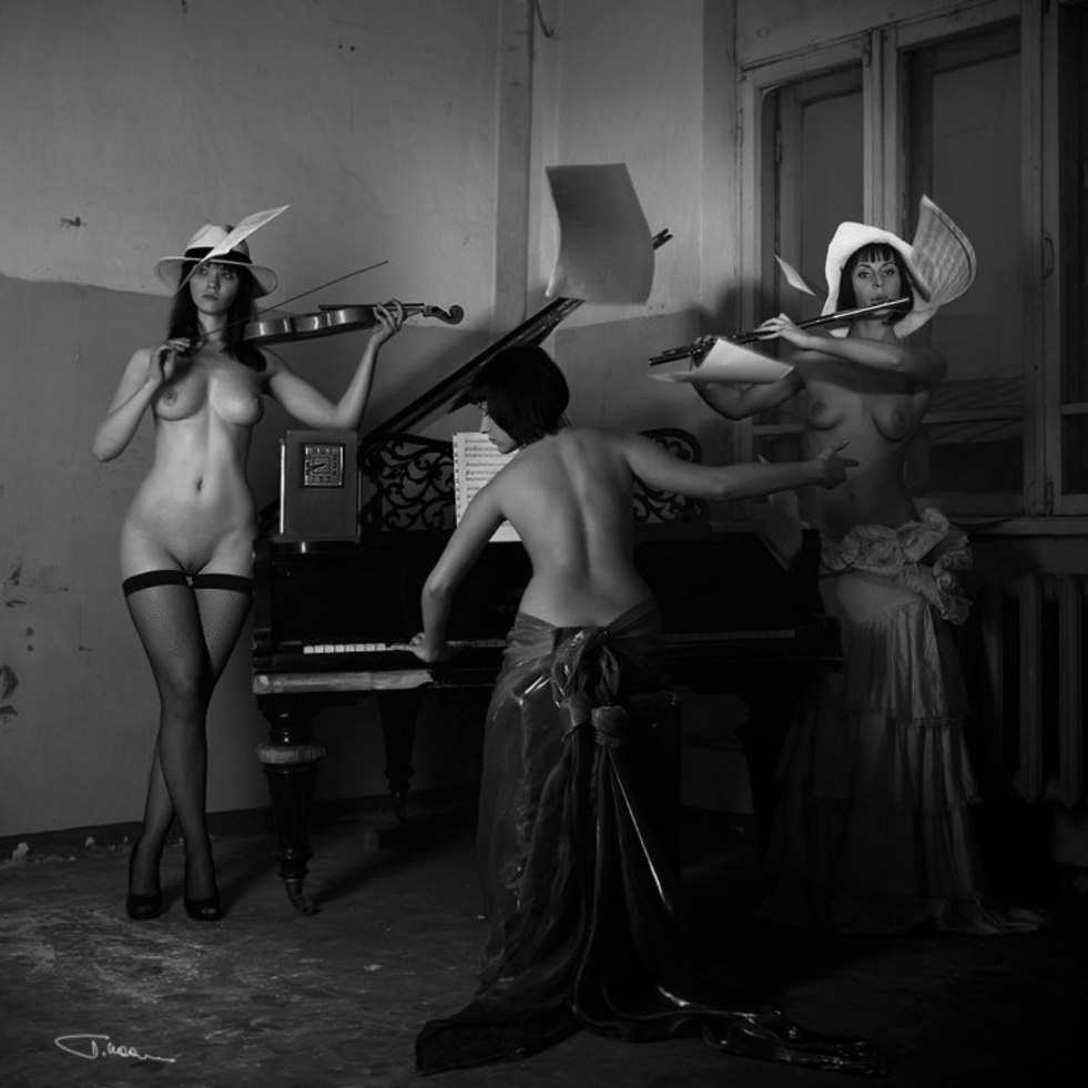 Naked orchestra
