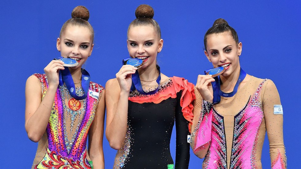 Lesbian with big pose pose 69