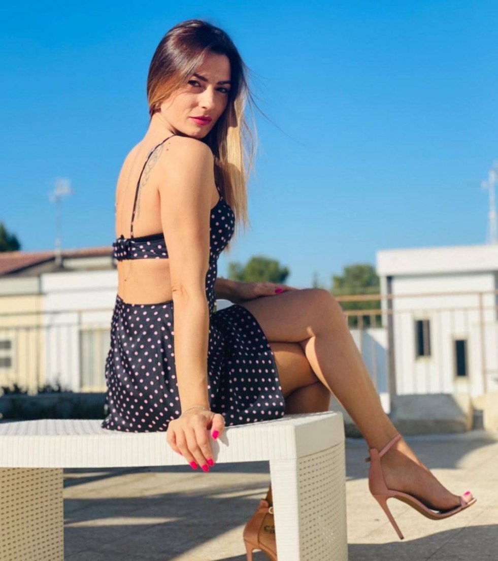 Yana Koshkina in mini