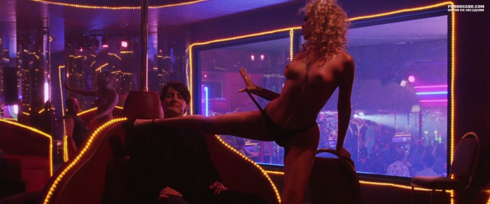 Elizabeth Berkeley Show Gerls Chest