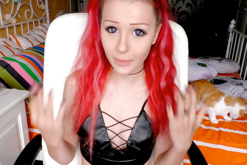 Anastasia Shpagina Valeria Lukyanova legs