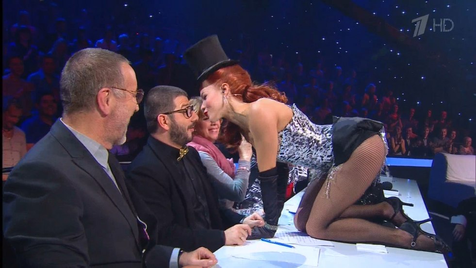 Yana Glushchenko Diesel Show in Linen