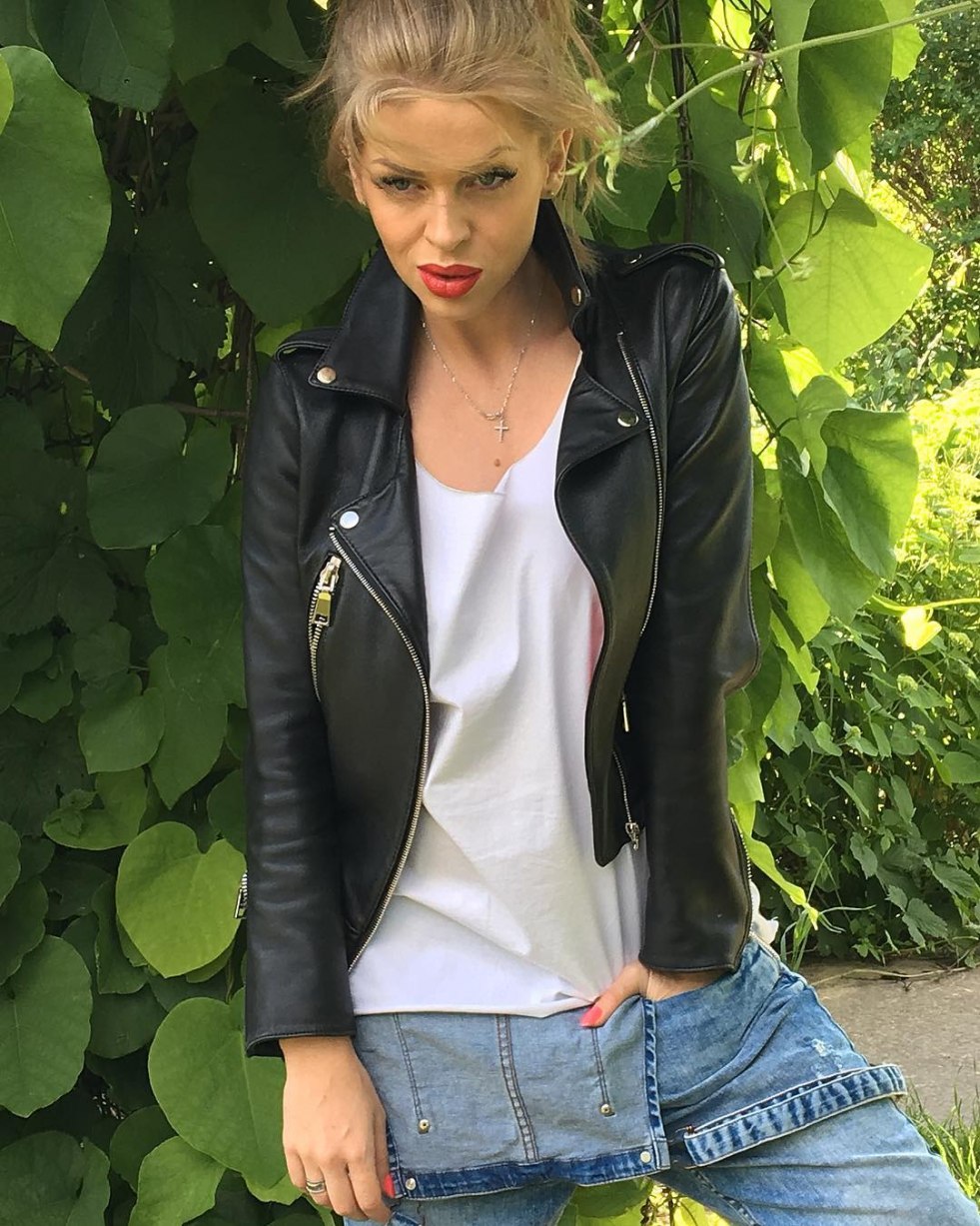 Yana from diesel show without cosmetics