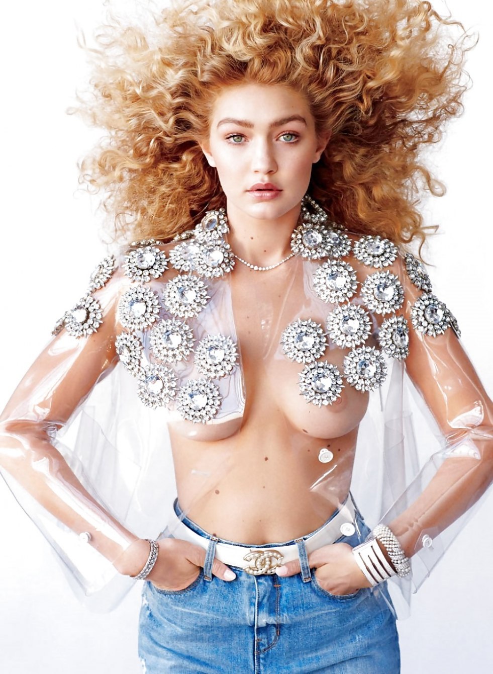 Ji Ji Hadid Nude on the train