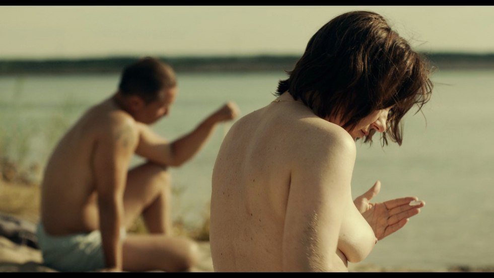 Alyssa Milano exposed