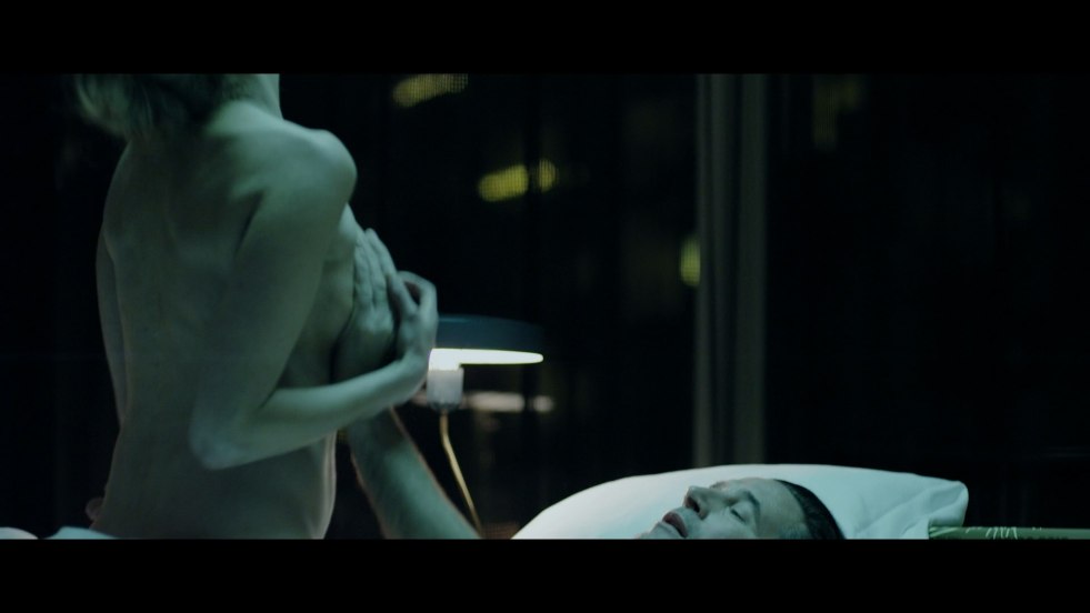 Sarah Butler Naked Pop