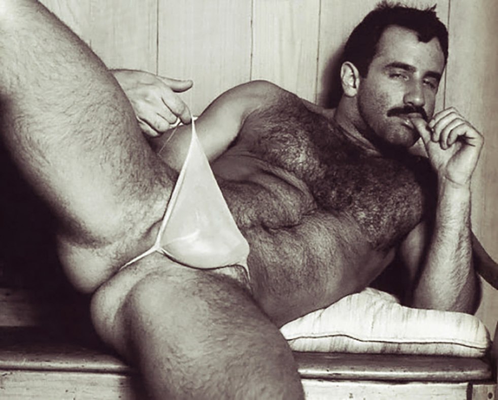 Hairy male anal retro