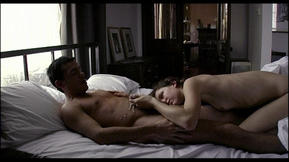 Naked Margo Stillie in the film "9 songs", 2004
