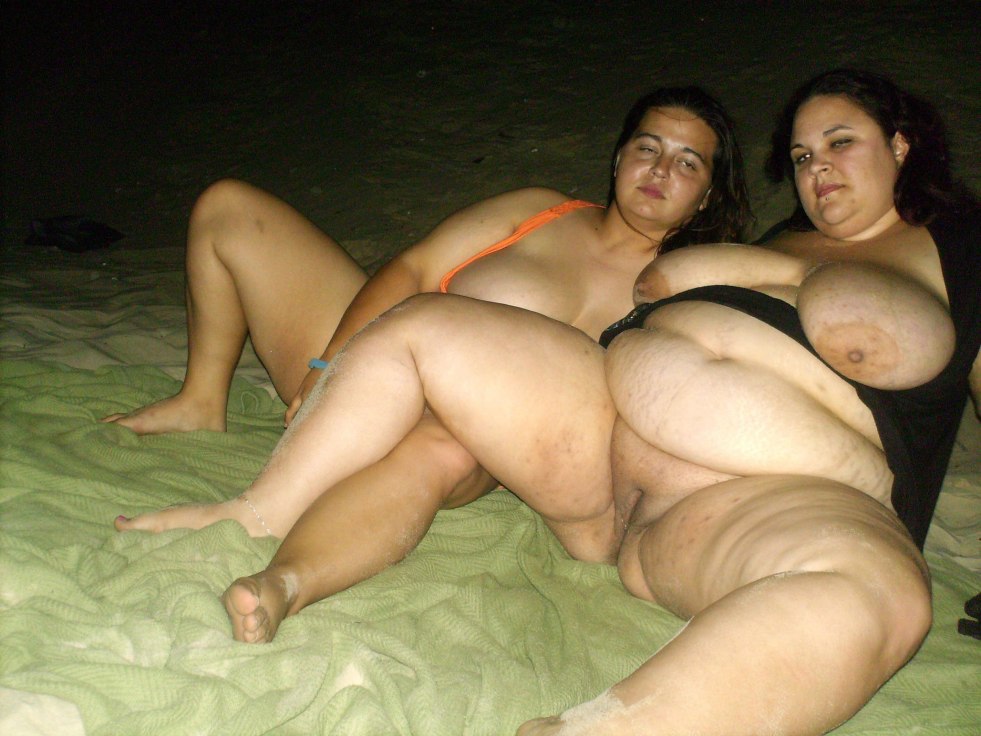 Thick naked women on the beach