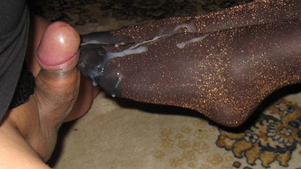 Girl cums in pantyhose