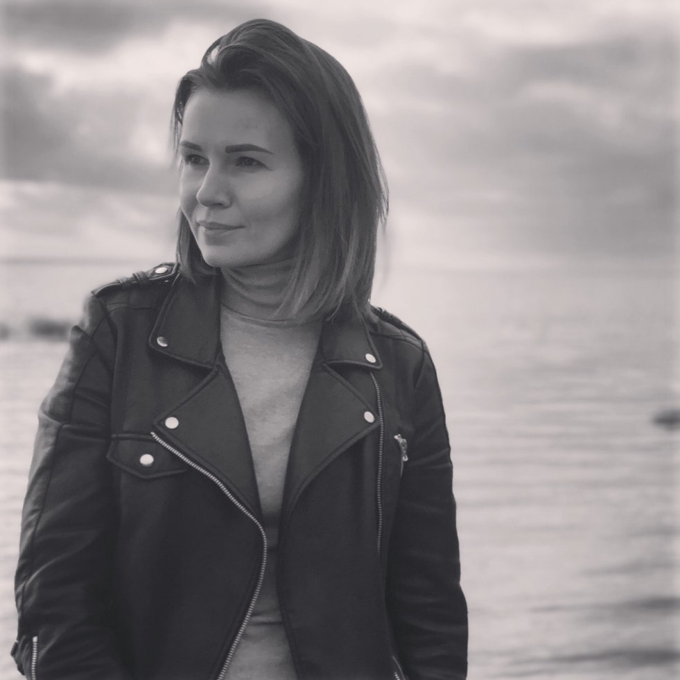 Drain of girls without face