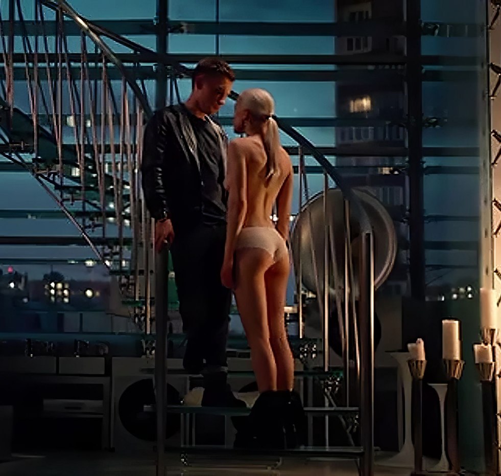 Alyona Mikhailova strip