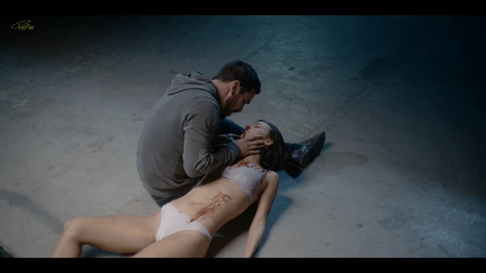 Aura Harrido bed scenes