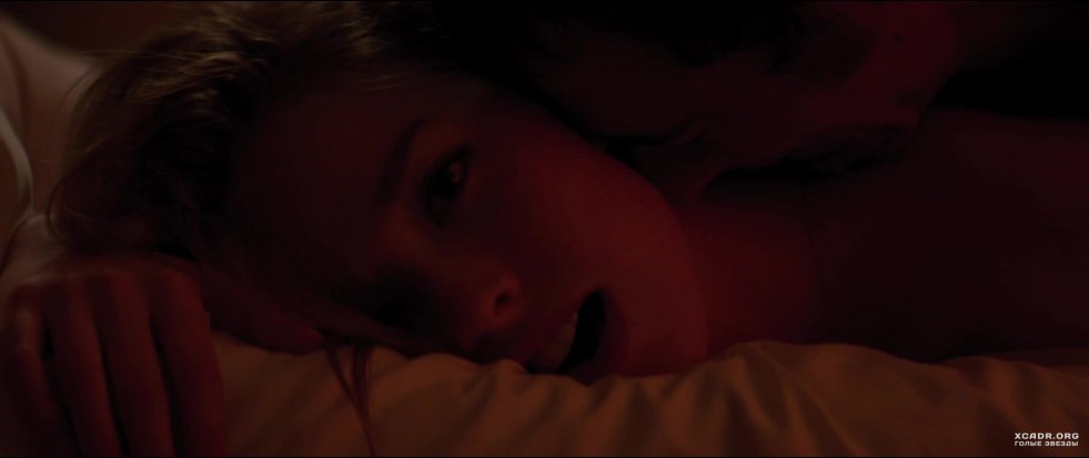 Freya Mauthor bed scenes