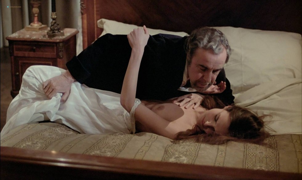 Carole Bouquet hot video