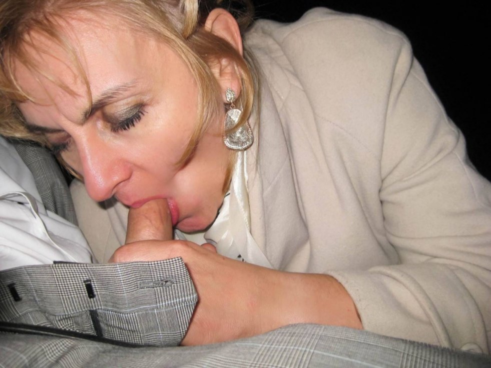 Mature in dress sucking