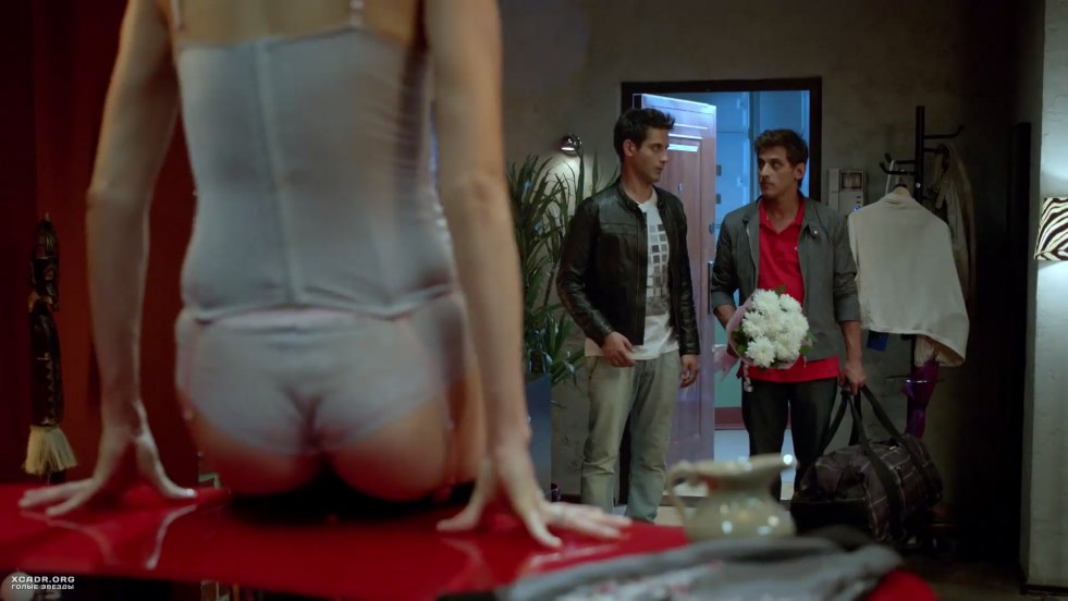 Naked scenes in the serial kitchen