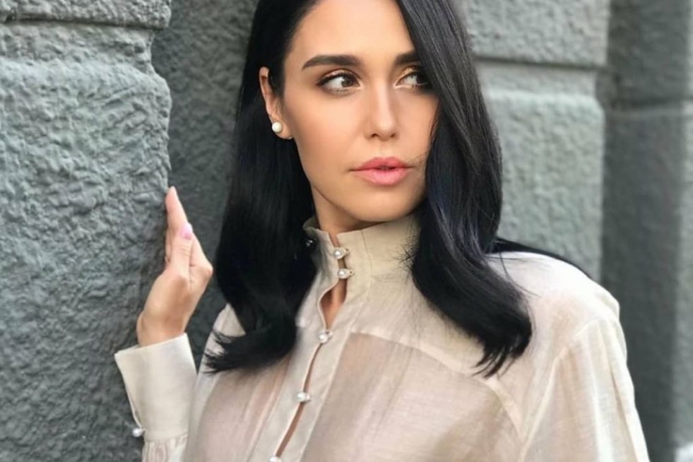 Huge bouquet of roses photos happy birthday