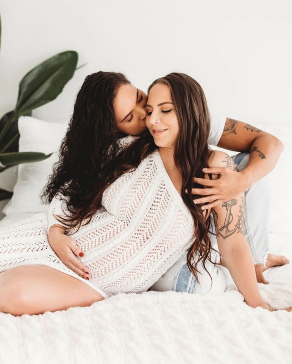 Amanda Nunese in Bikini