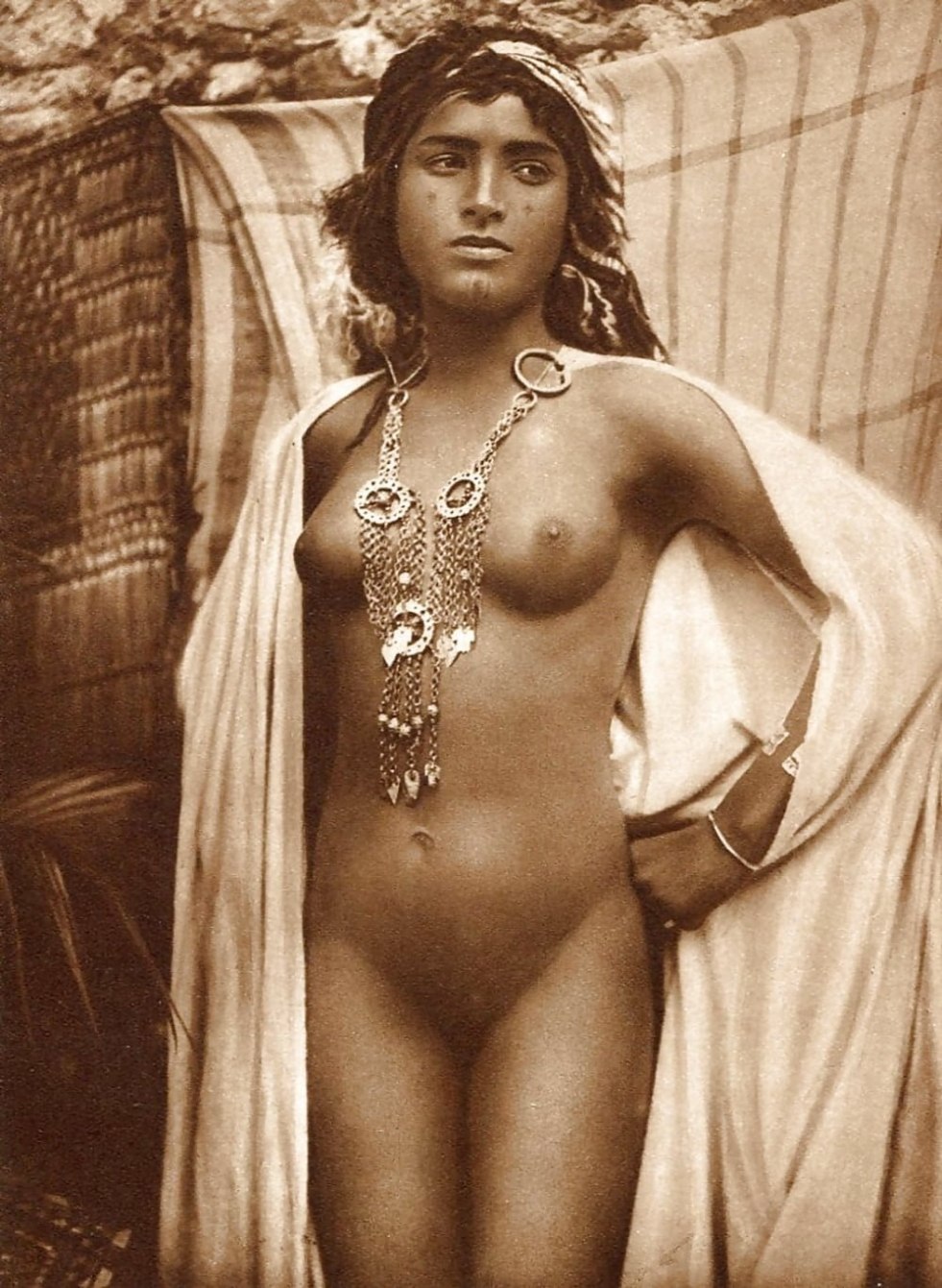 Naked Berber women