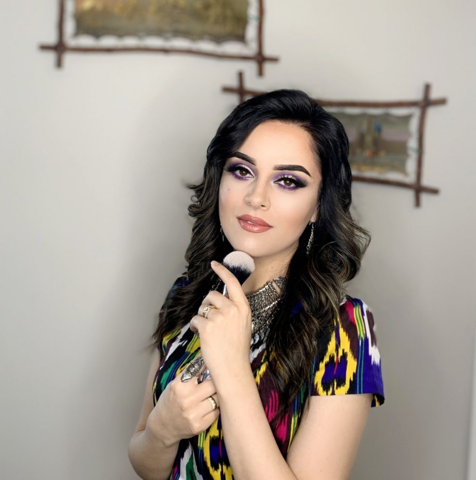 Tajik singer Khujsta