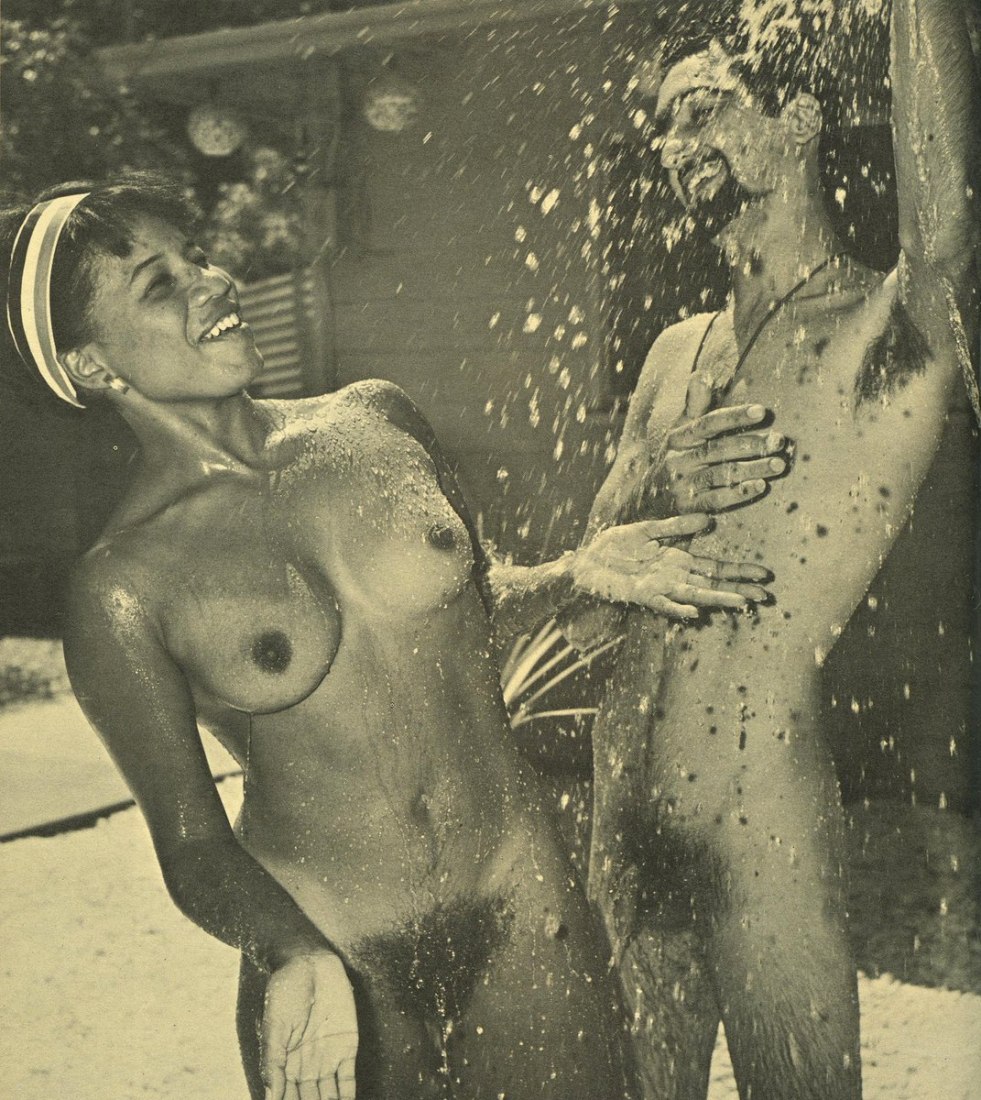 Naked women in the bath retro