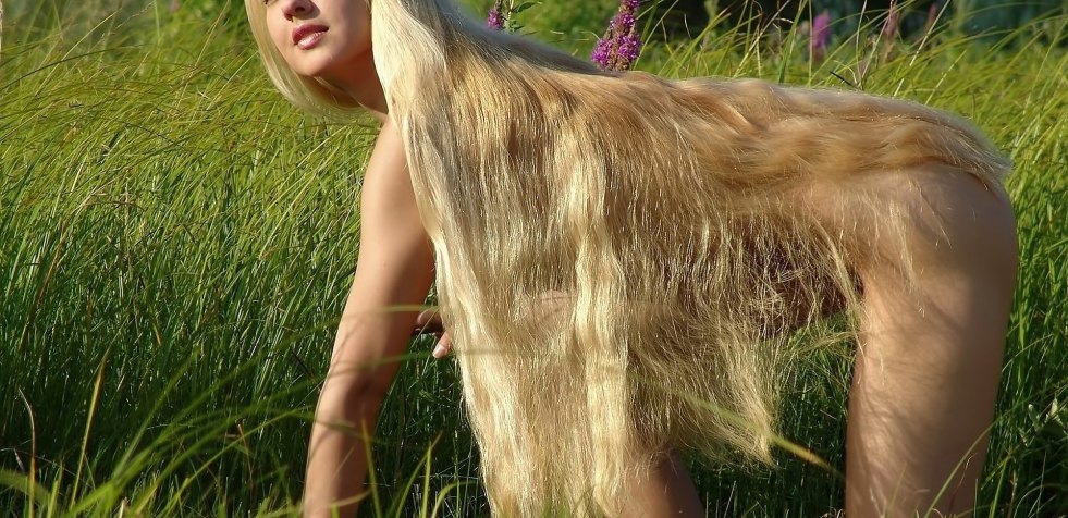 Beautiful Blondes with Long Hair Nude