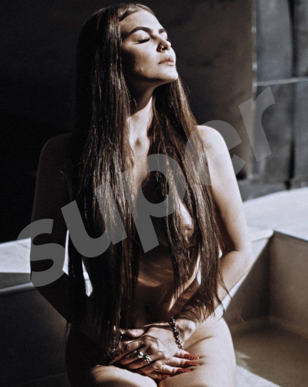 Sophia Tayurskaya in boots naked