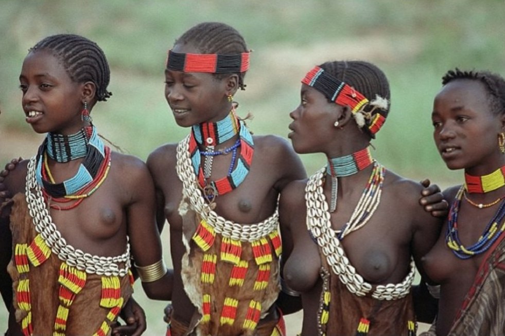 Naked women African