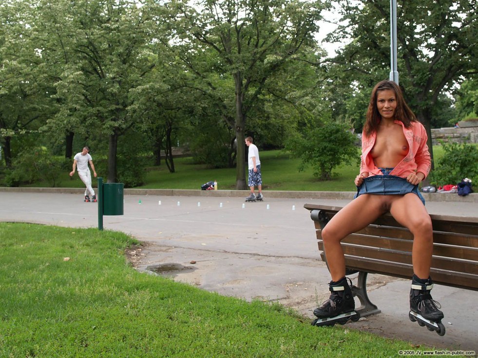 Girl without panties on the rollers