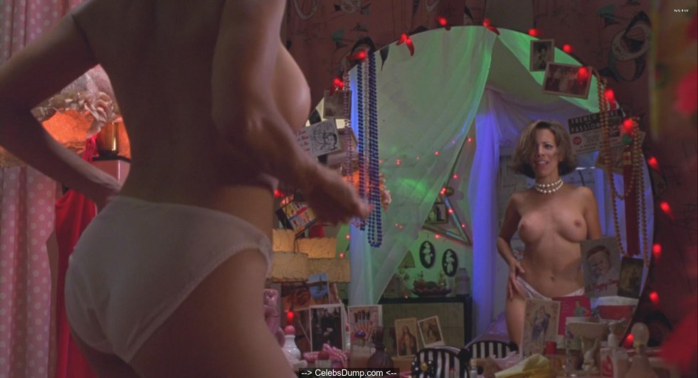 Naked actresses show hotel